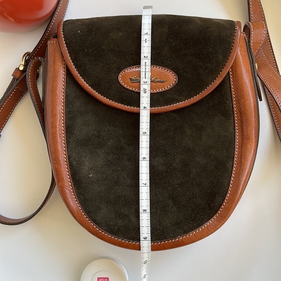 Étienne Aigner crossbody purse - Picture 2 of 9